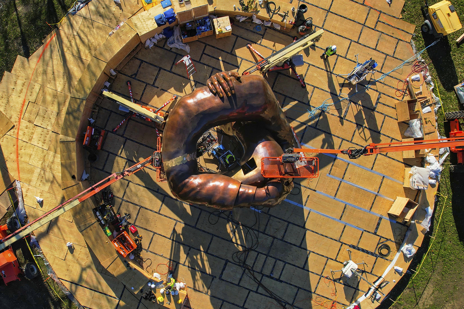 Making The Embrace_construction